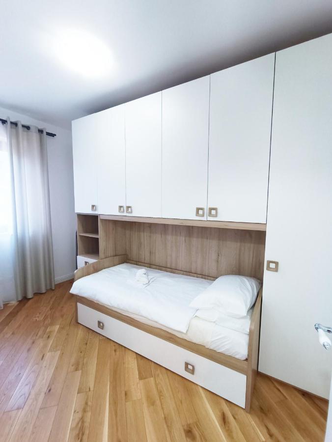 Ai Castelli Apartment - Locazione Turistica Cin It58060C2Fhnreg9A Colonna Exteriér fotografie